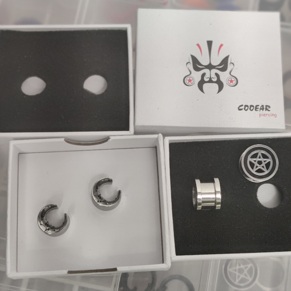 2 pairs of 00 plugs/tunnels